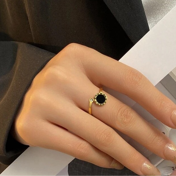 Stainless Steel Roman Numeral‎ Black Shell Opening Adjustable Zircon Tail… - Picture 3 of 7